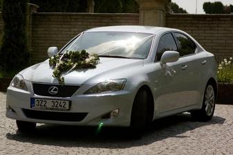 Tímhle krásným Lexusem jsem se vezla