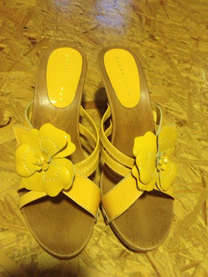 Sandálky ve žluté - Obrázek č. 2