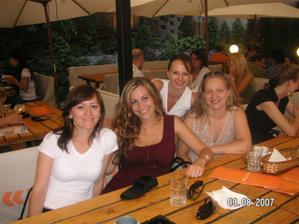 jancia, nevesta25, zpkorunka a bezaz