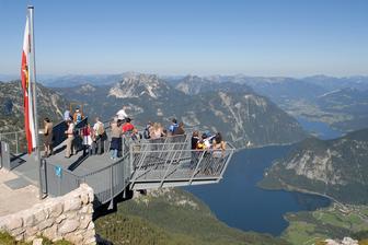 A nad Hallstattem a Obertraun pak nádhernou vyhlídku "5 prstů".