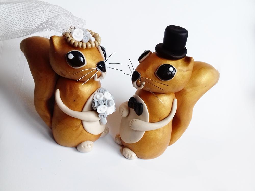 Svatební figurky - https://www.fler.cz/zbozi/veverkovi-figurky-na-svatebni-dort-9374201?pos=1