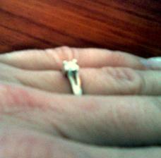 24.12. 2008, pod Vánočním stromečkem na mě čekal prstýnek s diamantem, který mohl znamenat jen jedno...