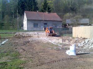 bagrovani zakladů duben 09