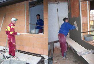 18.4.09 Chlapi pokračují vnitřní omítkou.