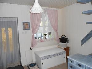 ešte treba došiť návlek na matrac a vešiaky a bude hotovo