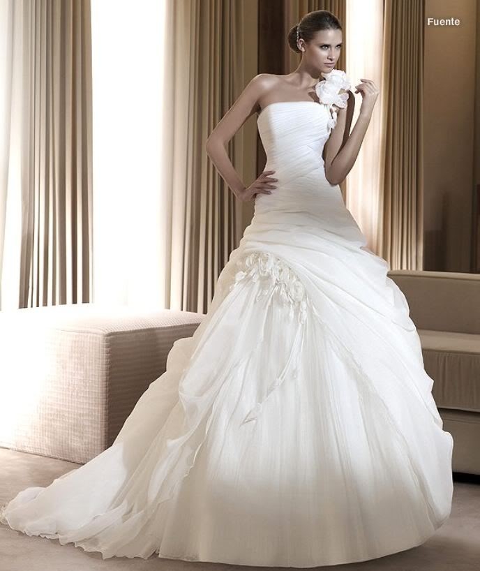 Svatební šaty skladem-prodej - vel.36-4000kč