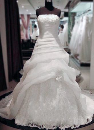 svatební šaty - Obrázek č. 1