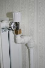 Detail John Guest speedfiting systemu a puvodni tapety. Pry jako syn instalatera to mam v genech, tak me to jde samo.