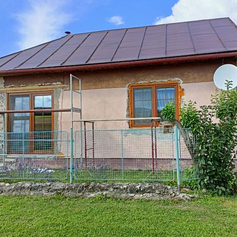 ...Náš  vidiecky  domov, domov s dušou a spomienkami na babku a dedka...