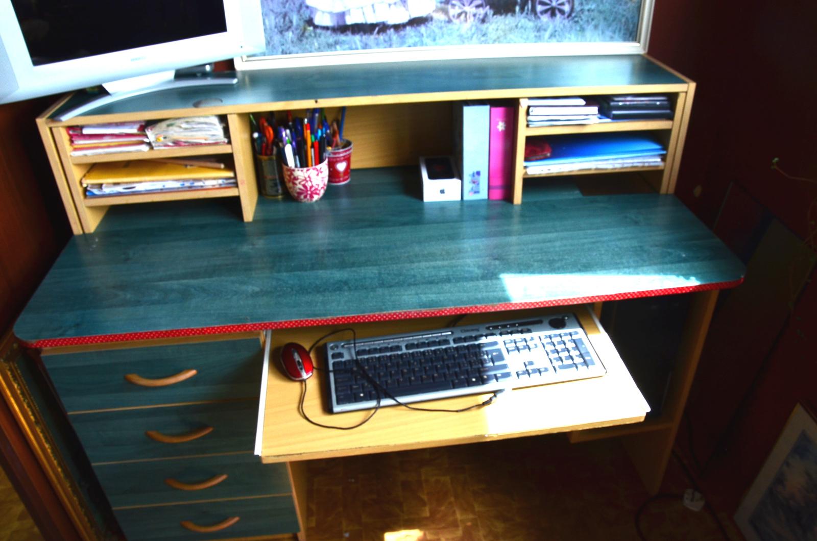 písací stôl - Obrázok č. 1