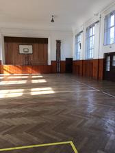 místo plánované hájovny budeme mít z kapacitních důvodů spíš sokolovnu... dnes předběžně dohodnuté, zítra dořešíme na pevno