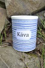 plechova doza na kavu