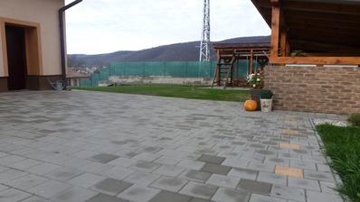 nakoniec sme zasiali travu... nieco predsa este vyslo