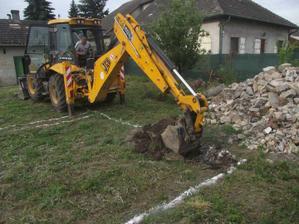 04.06.2011 A už sa kope