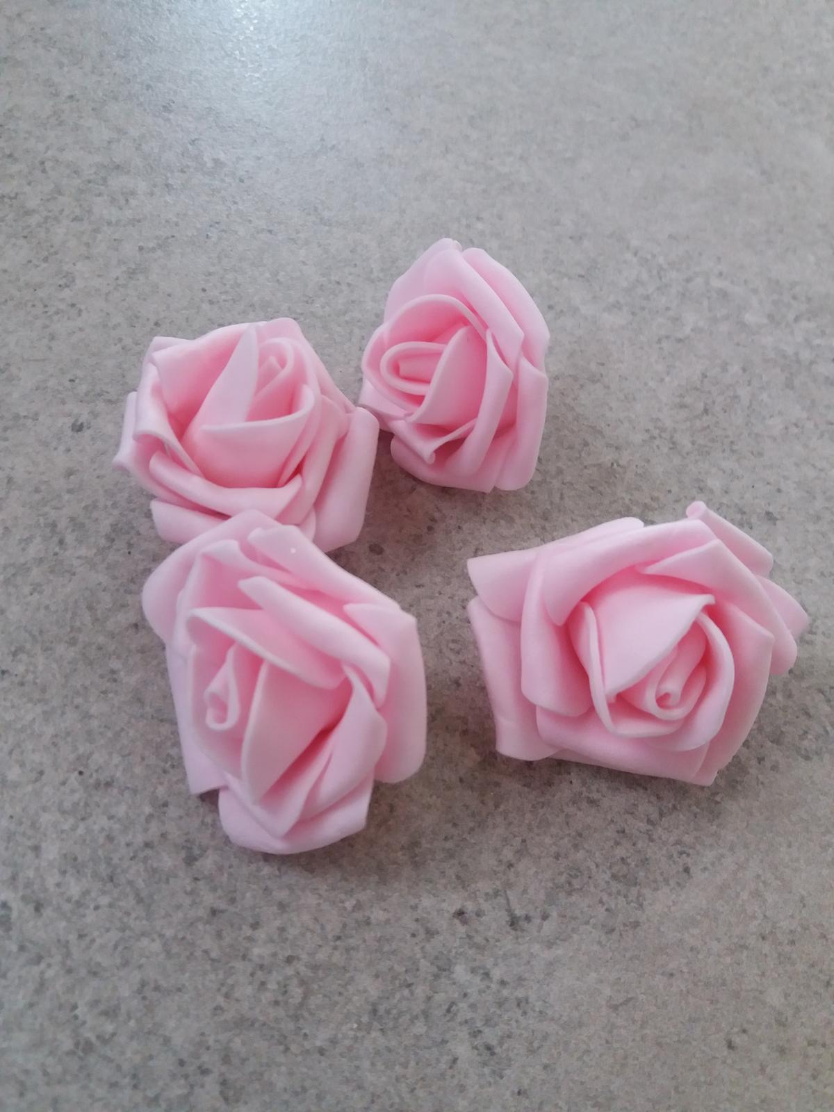 Pěnové růže 4 cm růžové  balení po 10 ks - Obrázek č. 1