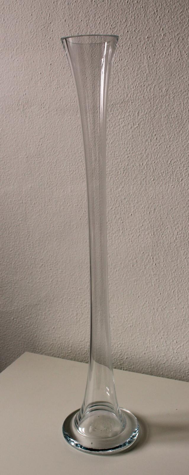 Úzka vysoká váza - prenájom - Obrázok č. 1