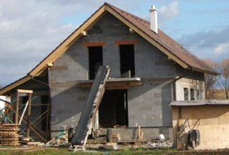 november 2007 - aj strecha je už hotová