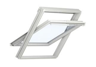 Objednany 2 Velux stresni okna 114 x 118 cm - 28.04. budeme montaz