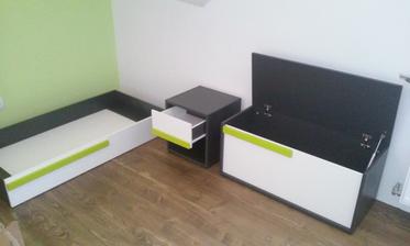 Detská pre syna. Ešte k tomu ide stôl, skriňa, komoda a posteľ