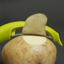 je anatomická, naškrabe väčšie kusy