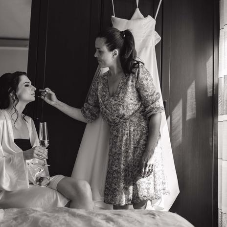 Svatební líčení a účes  {{_AND_}} 