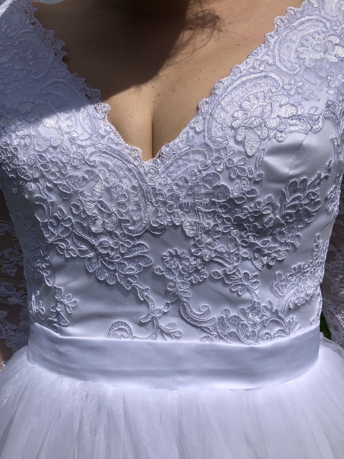 Krásné nové svatební šaty s tylovou sukni - Obrázek č. 1