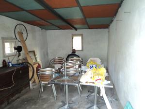 Garáž sa samozrejme tiež opraví. Hniezdočko pre mojich chlapov. Proste sa nezaprú :-)