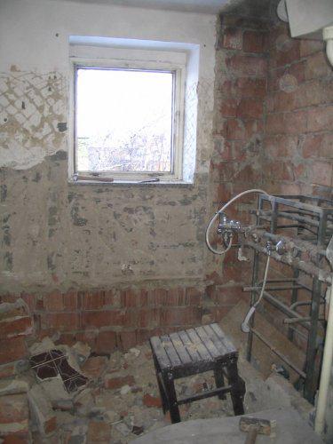 Byt Dubňany (rekonstrukce) - vybouraná koupelna