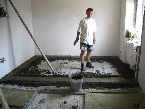 Byt Dubňany (rekonstrukce) - betonování podlah - to si mákli :-))