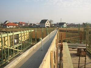 Betónový veniec na nosnej stene