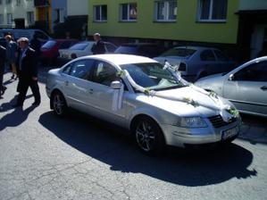 nas svadobny povoz..