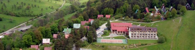 tak tohle je letecký pohled na hotel, kde budeme mít hostinu