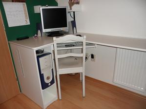 Moje vysněná "pracovna" - no prostě pracovní koutek v jídelně