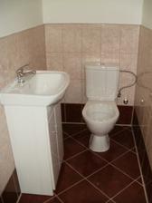 Hotové WC (ještě prkénko)