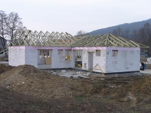 8.4.2013 – začiatok krovu