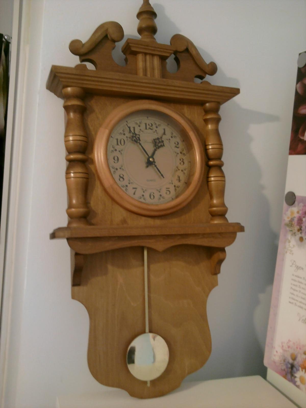 vyrezavane drevene hodiny - Obrázok č. 1