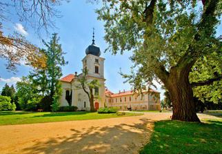 Zámek Loučen, to je žhavý favorit, jen kdyby nebyl tak daleko(68km)