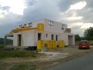 Jul 2012 - Vymurovane mame 2.poschodie