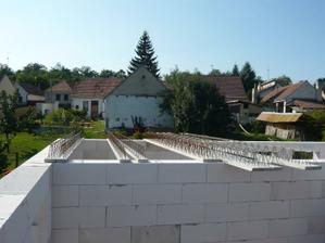 september 2009 začíname robiť strop