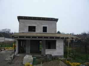 11.2009 začali robiť krov