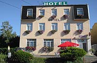 Hotel stojí sice u nádraží, ale je fakt kouzelný a vaří tam přímo mňamouzní jídla.