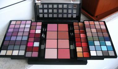 dáreček od miláčka...MADE BY SEPHORA...