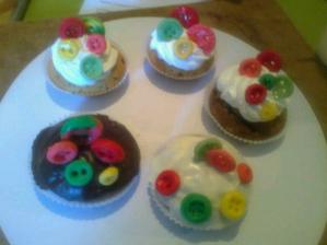 Muffiny s knoflíky :-)