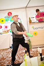 Barmanská show.