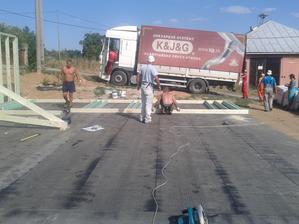 ...priniesli nám OSB dosky a vatu:-)...
