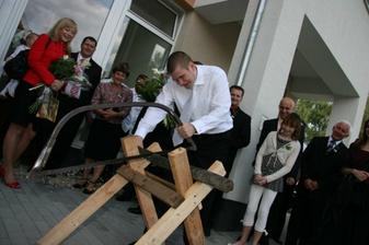tradície musia byť: treba popíliť drevo : )