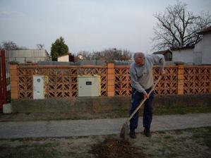 otec robi terenne upravy :)