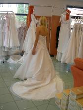 salon Orfea (šaty Antoinette) s vlečkou