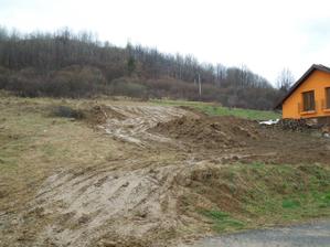12.4.2012 - prečo by nám nevyšli zemné práce práve na deň, keď sa pustilo pršať :-(