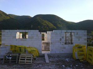 a hotovo...spredu od cesty